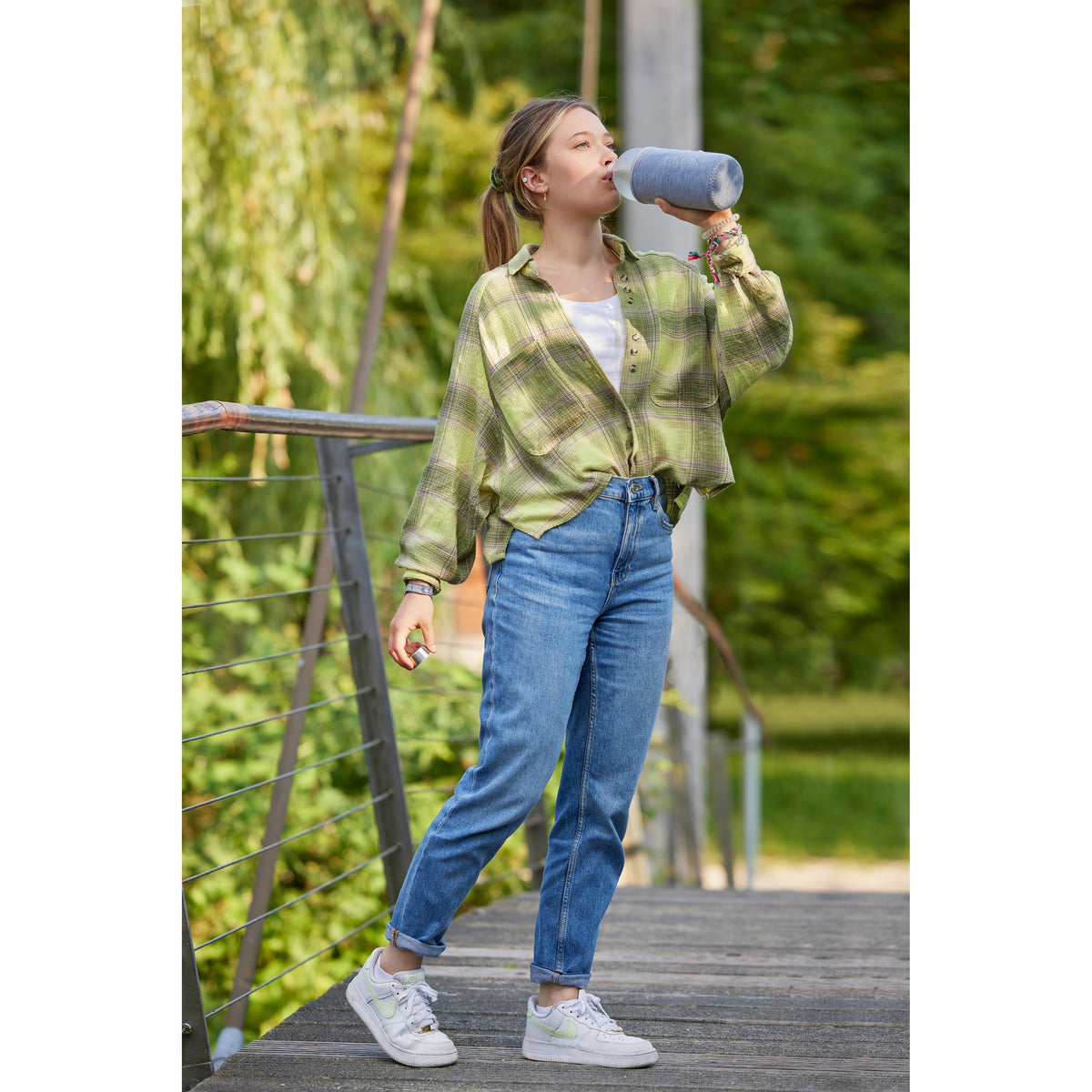 Glasflasche mit Hülle „Iced“ 1,0 l als Werbeartikel mit Logo