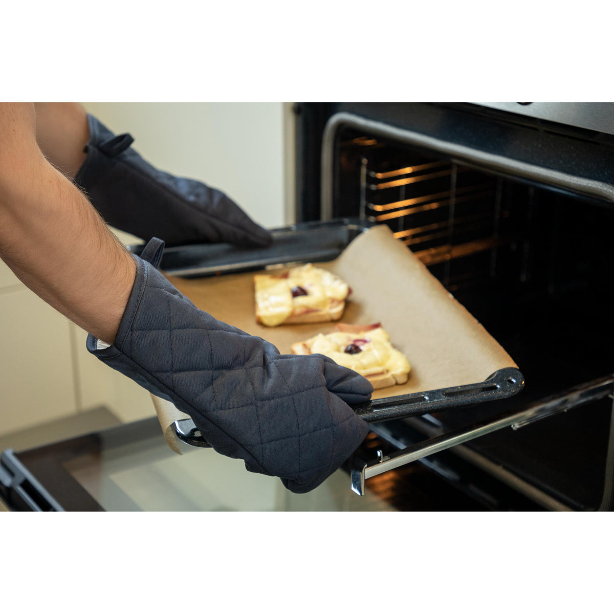 Ofenhandschuh „Heat resistant“, 2er Set als Werbeartikel mit Logo