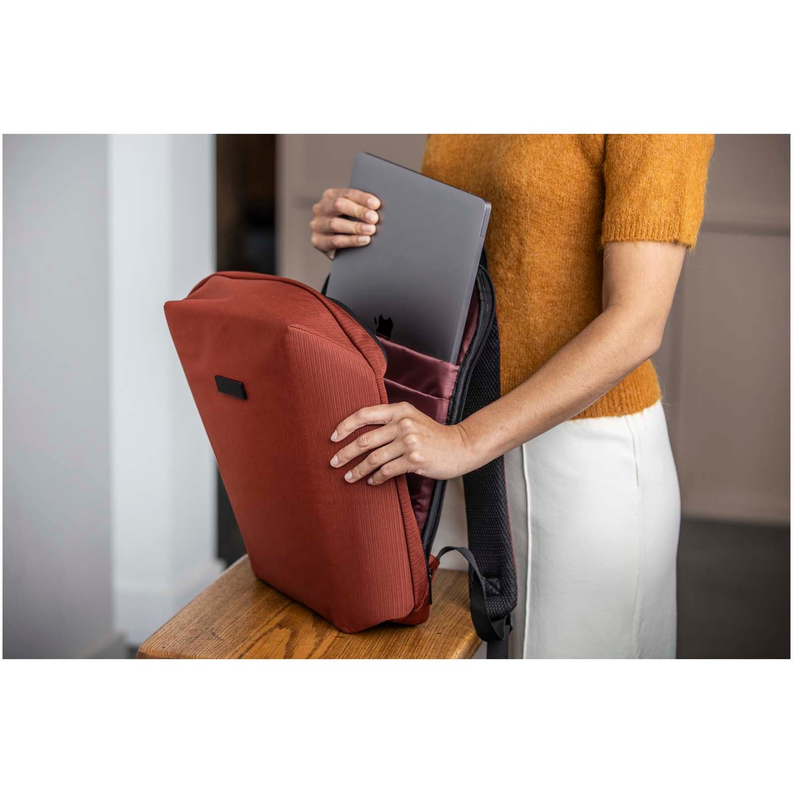 Luma 15" GRS Laptop-Rucksack aus recyceltem Material mit Diebstahlschutz 10L