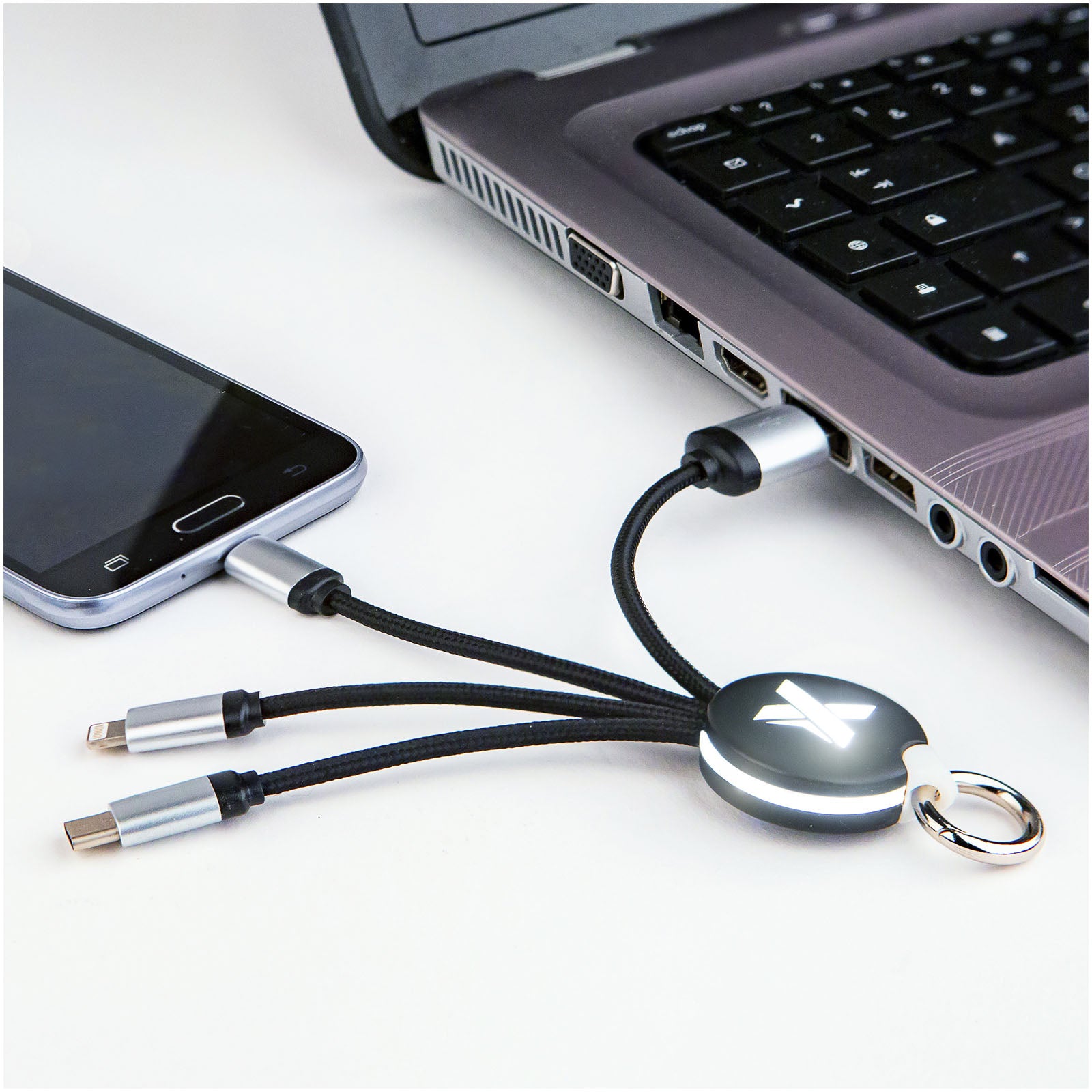 SCX.design C16 Kabel mit Leuchtlogo