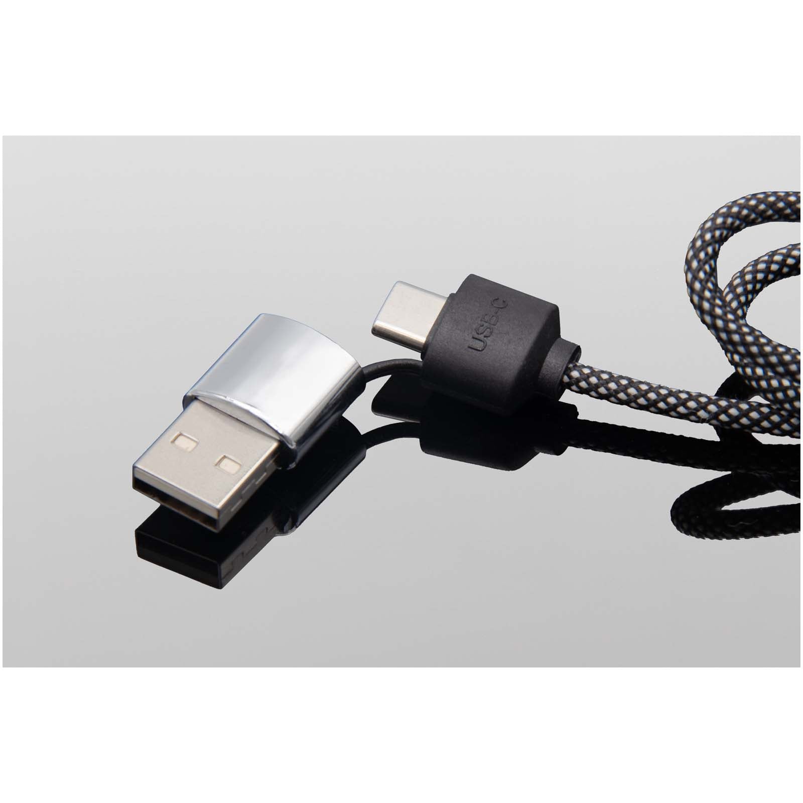 SCX.design C33 60W Typ C Ladekabel mit doppeltem Leuchtlogo