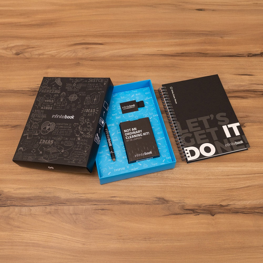 STARTER KIT INFINITEBOOK. Set bestehend aus einem Infinitebook mit Hardcover, einem Reinigungsset, einem Marker und einem Kugelschreiberhalter – zusätzliche Ansicht