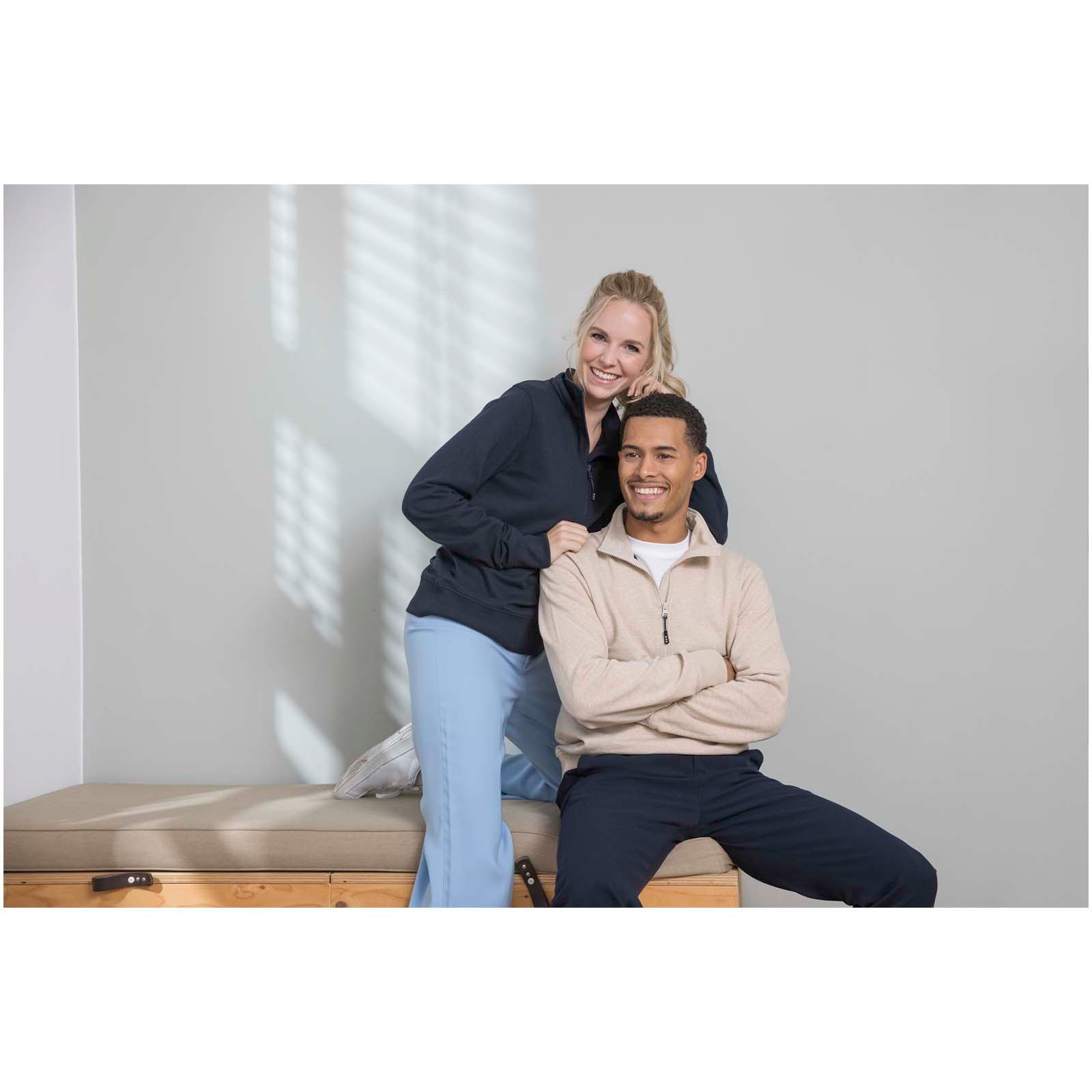 Tin 280 g/m² Aware™ Pullover mit Half-Zip Reißverschluss aus recyceltem Material Unisex