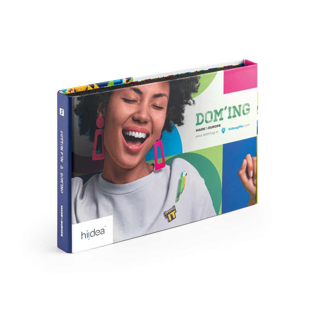 PIN & DOMING SHOWCASE. Mustermappe 2 in 1 Pin und Doming – zusätzliche Ansicht