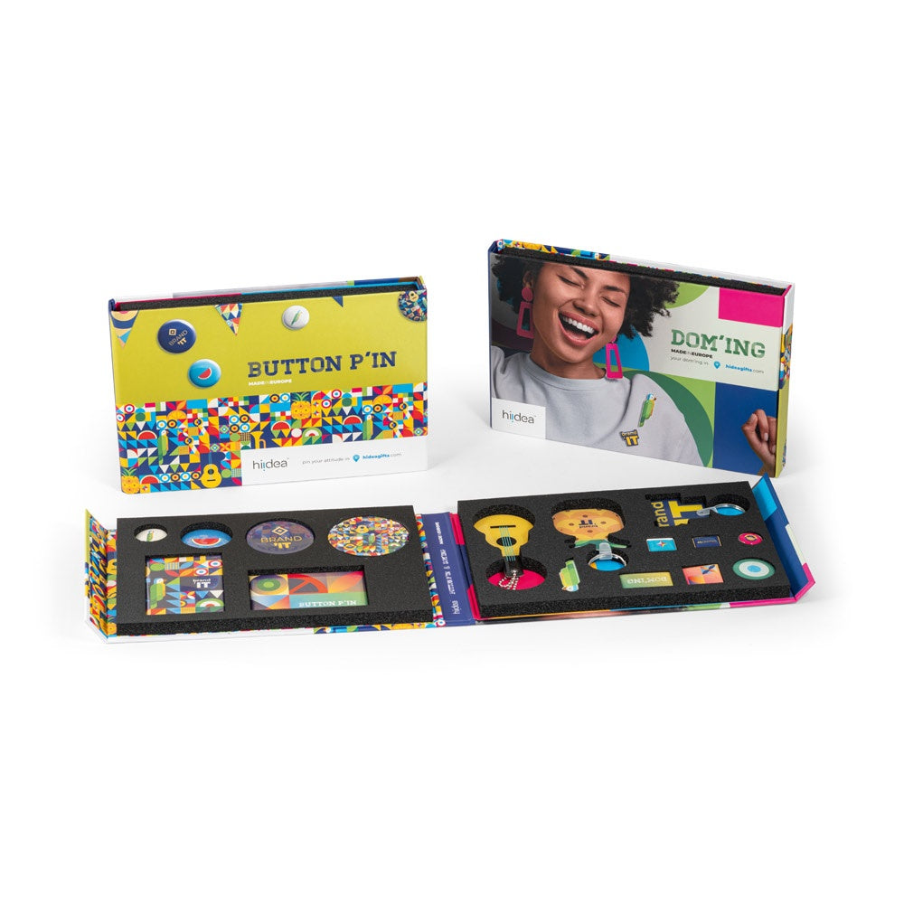 PIN & DOMING SHOWCASE. Mustermappe 2 in 1 Pin und Doming – zusätzliche Ansicht