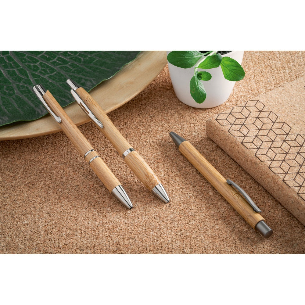 BETA BAMBOO. Kugelschreiber aus Bambus mit Clip und Details aus Metall – zusätzliche Ansicht