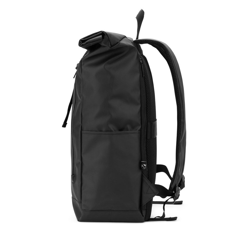OSASCO BPACK. Rolltop-Rucksack mit Reissverschlusssystem, bei dem das Oberteil aufgerollt werden kann, um es an das Volumen des Rucksacks anzupassen. Hergestellt aus recyceltem 600D-Polyester – zusätzliche Ansicht