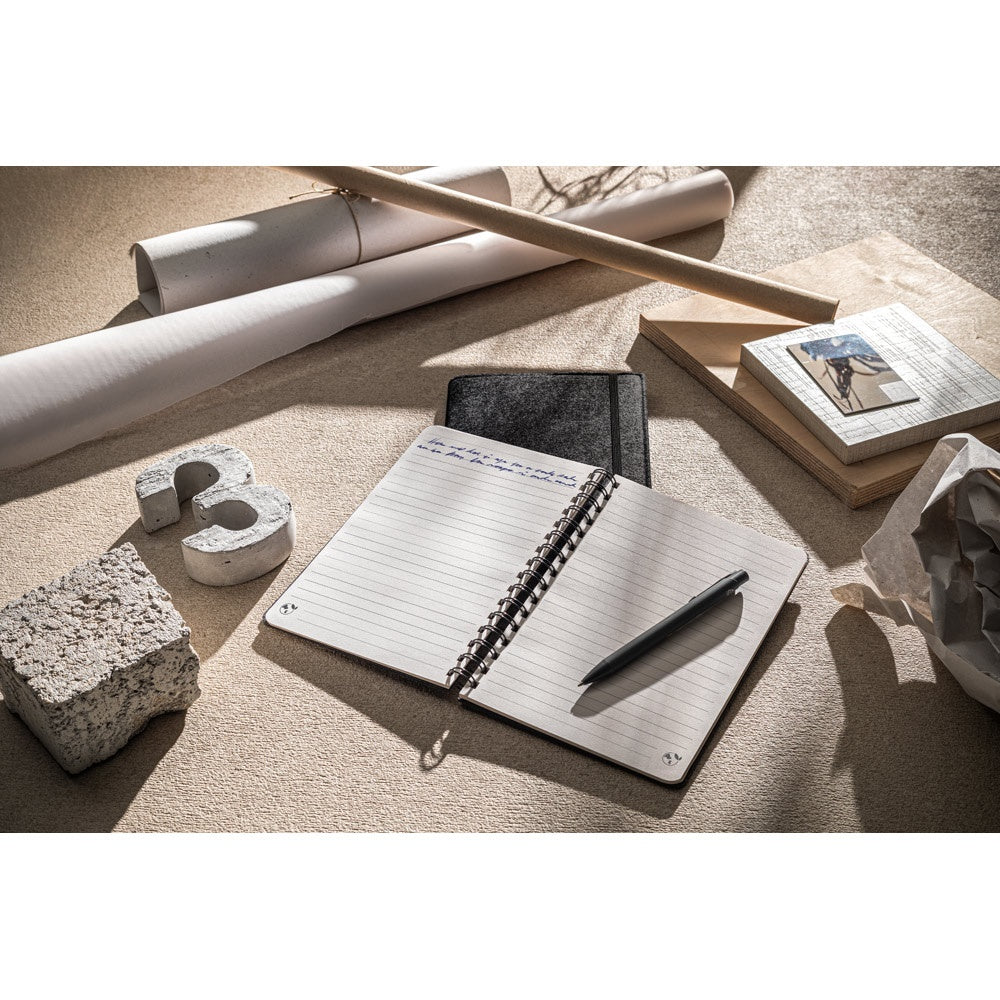 MISHIMA. A5-Ringbuch mit flexiblem Einband aus recyceltem Filz (100% rPET) mit linierten Seiten – zusätzliche Ansicht