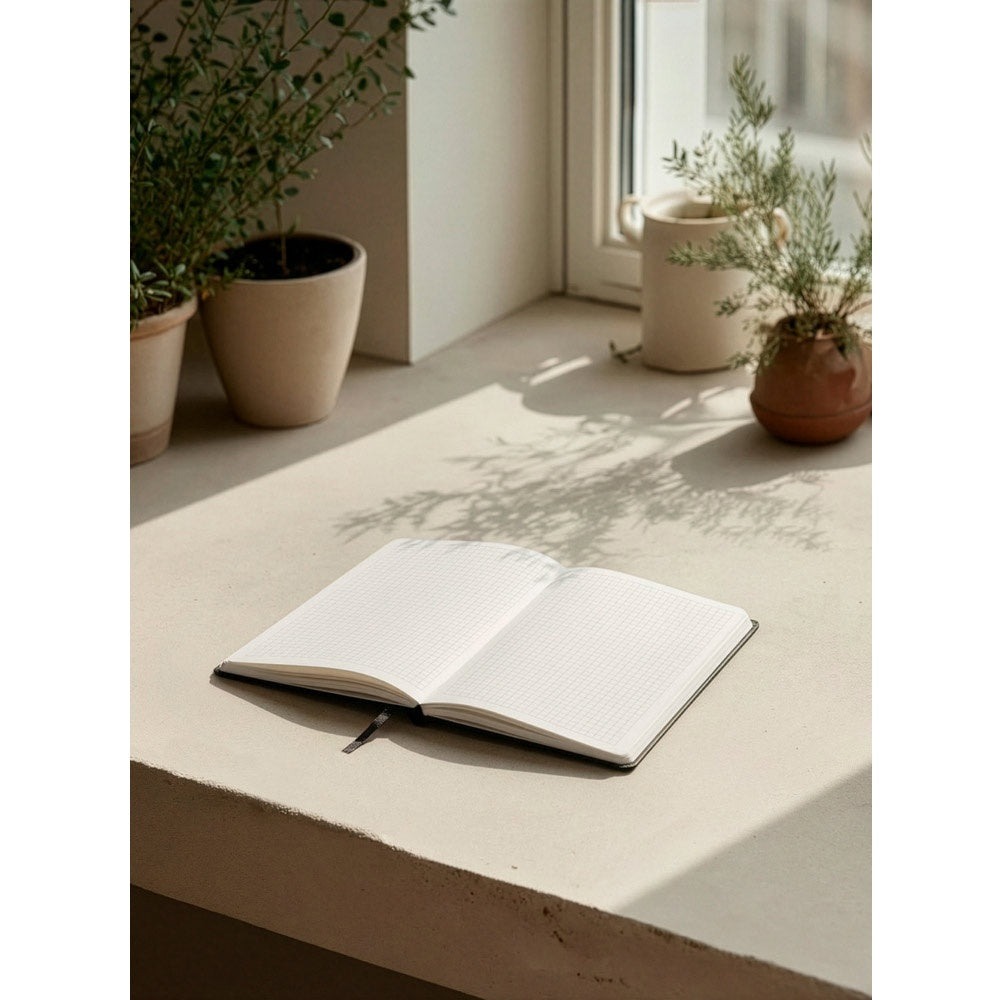 HEMINGWAY SQUARE. A5-Notizbuch aus PU mit kariertem Papier – zusätzliche Ansicht