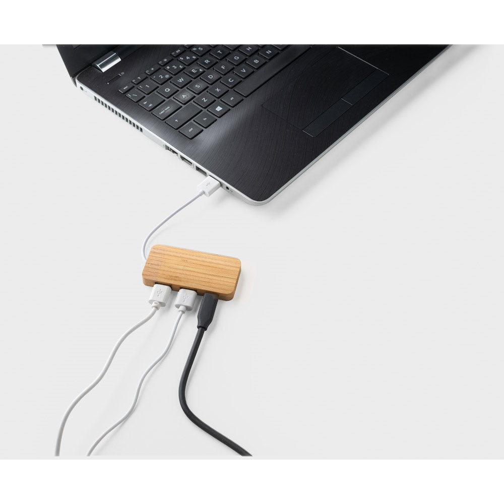 MOSER. HUB mit 2 USB-A und 1 USB-C Anschluss aus Bambus – zusätzliche Ansicht