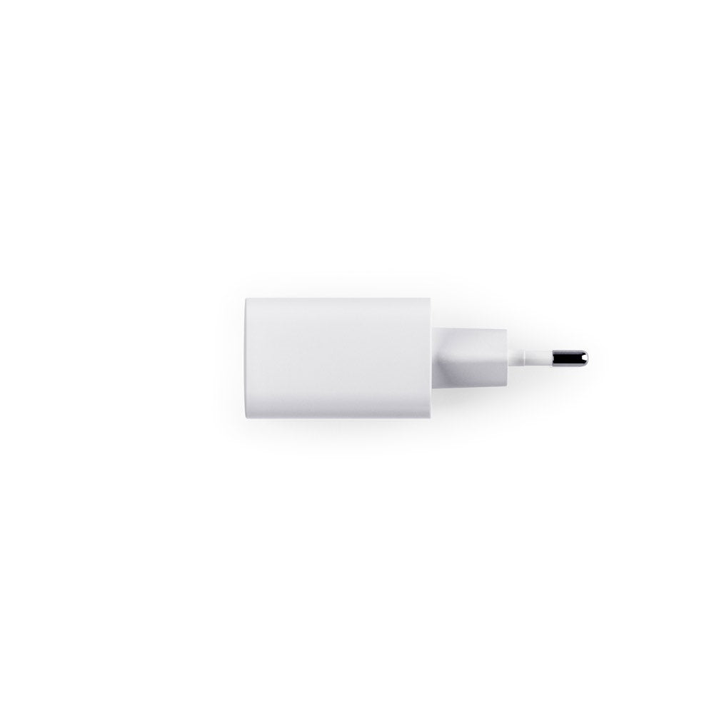 WEGENER. Ladegerät mit USB-A Anschluss 18W und USB-C 20W in Recyceltes ABS (100% rABS) – zusätzliche Ansicht