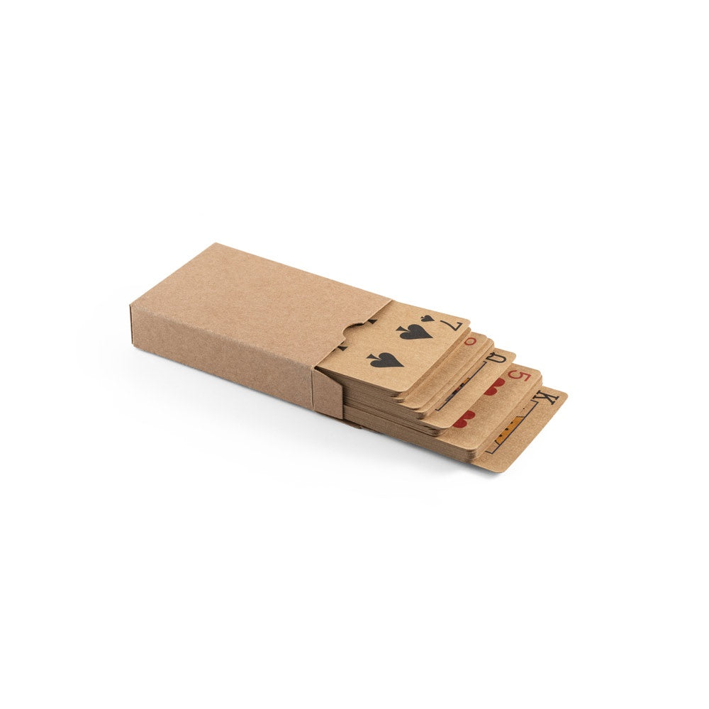 FISCHER. Ein Kartenspiel mit 54 klassischen Karten, aus Kraftpapier die aus FSC™-zertifiziertem Material und anderen kontrollierten Materialien besteht – zusätzliche Ansicht