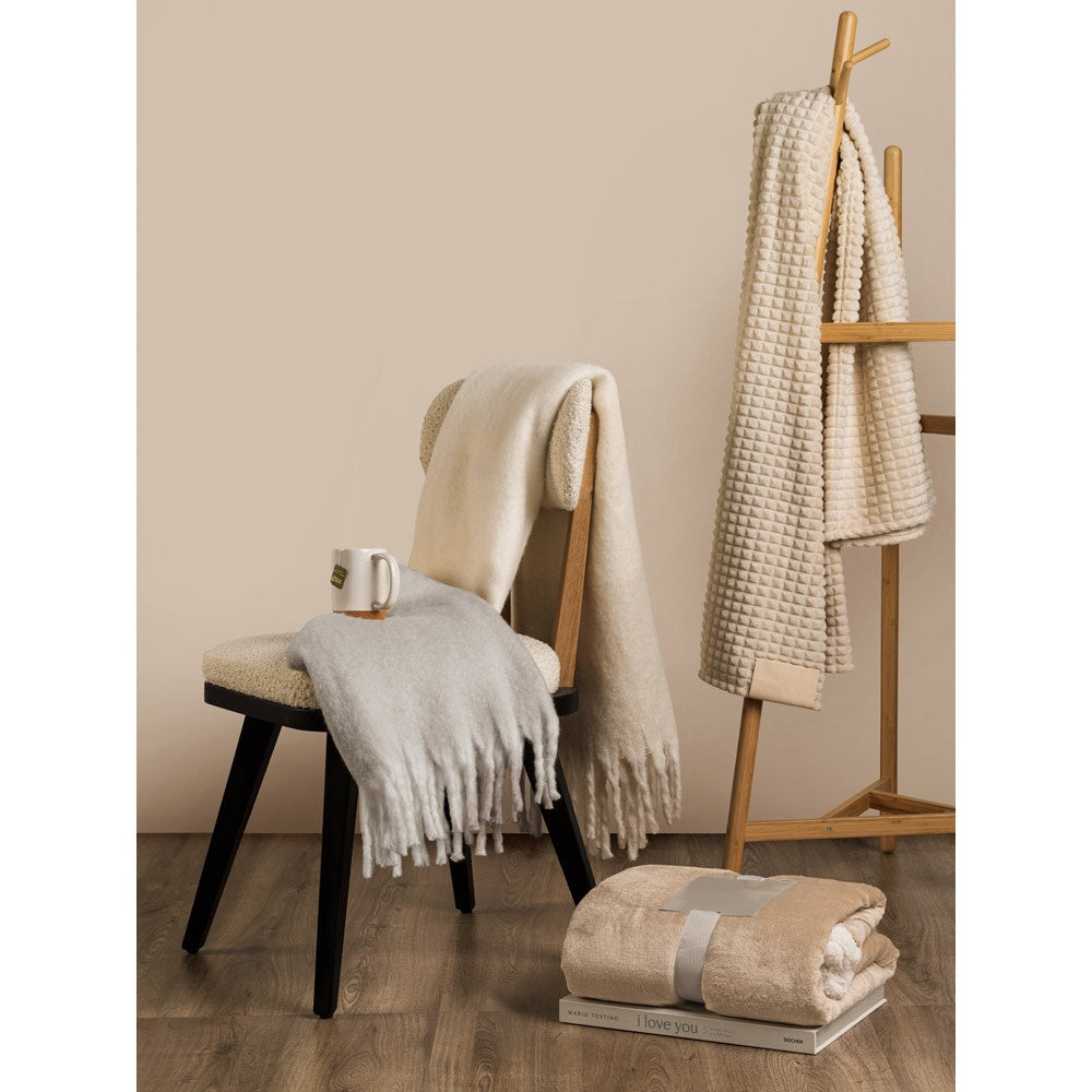 HEIDEN. Wendbare Fleecedecke (190 g/m²) mit Satinband und personalisierter Karte – zusätzliche Ansicht