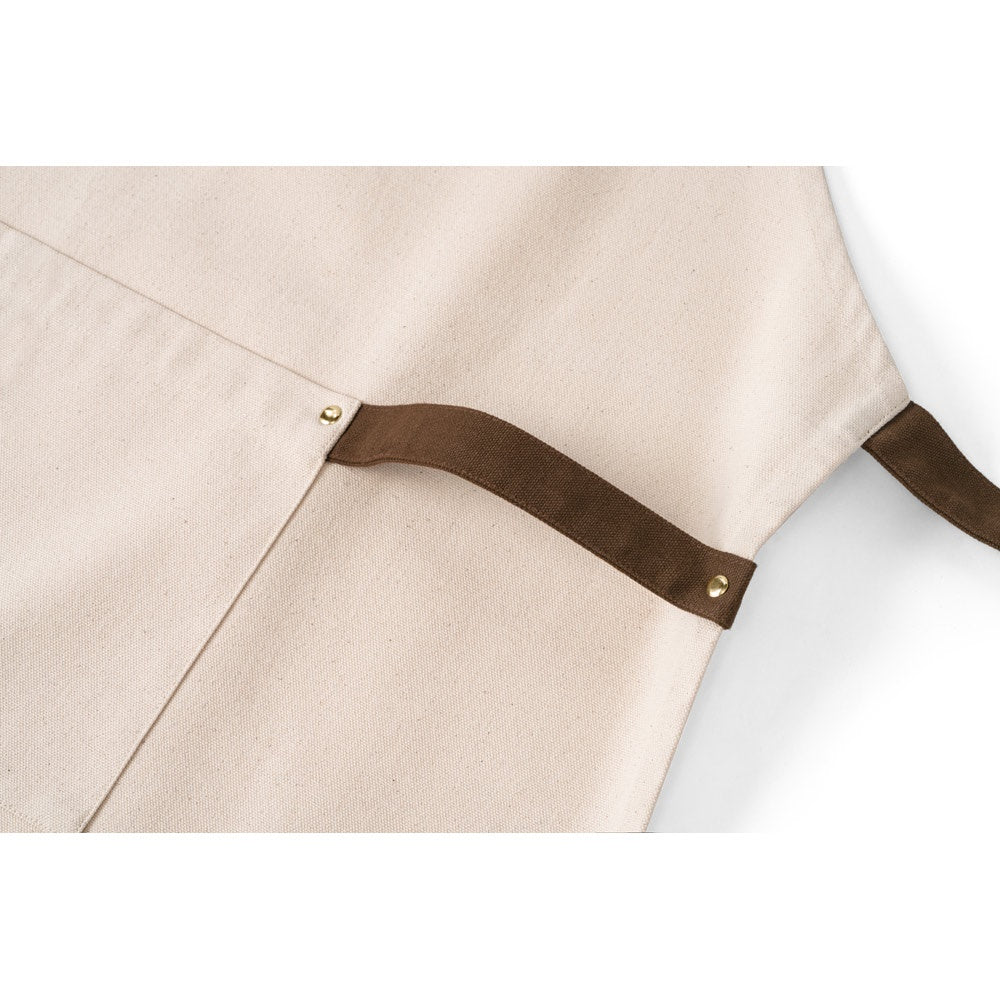 HOLM. Schürze aus 100% Canvas-Baumwolle (320 g/m²) mit Metalldetails – zusätzliche Ansicht