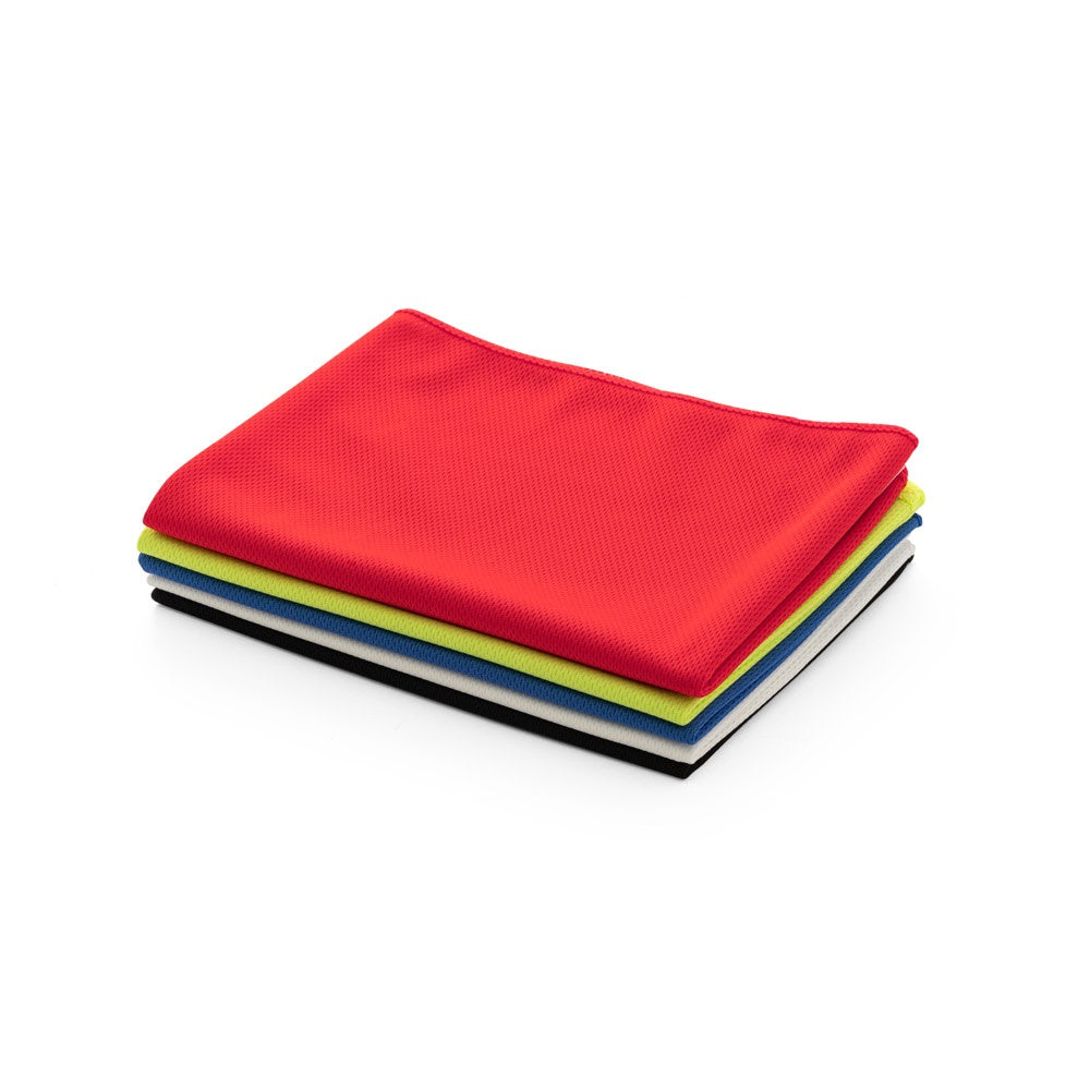 BERNAL. Sporthandtuch aus recyceltem Polyester (100% rPET) dient zur Erfrischung mit Vliesstoffbeutel – zusätzliche Ansicht