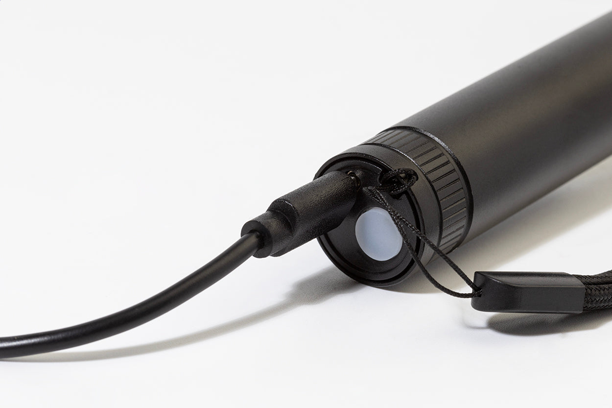 Hemmerg Taschenlampe mit Notfallhammer