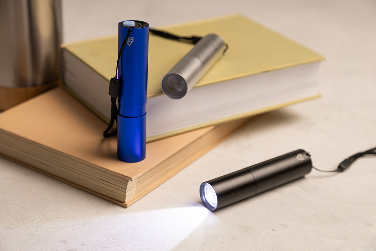 Chargelight Tone wiederaufladbare Taschenlampe aus recyceltem Aluminium
