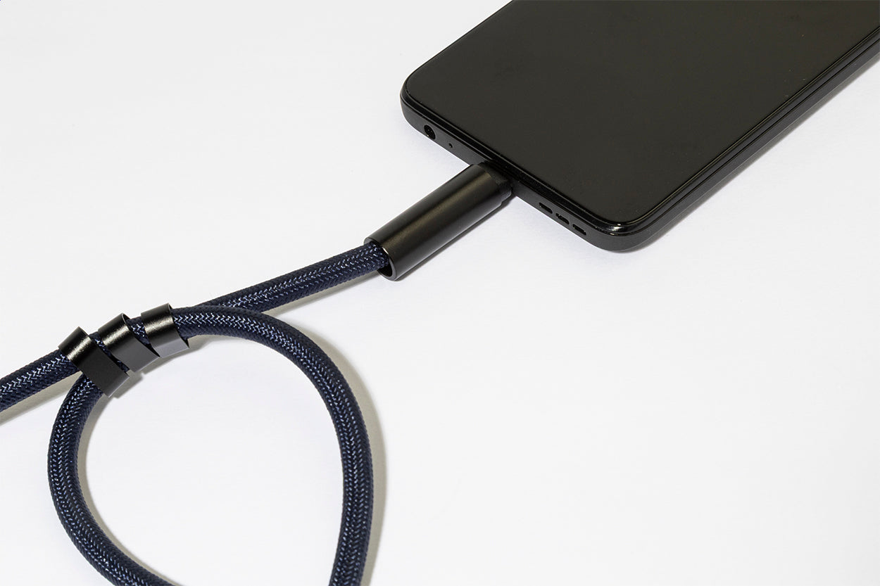 CuffCharge 60W Handgelenkband mit Lade- und Datenkabel aus RPET