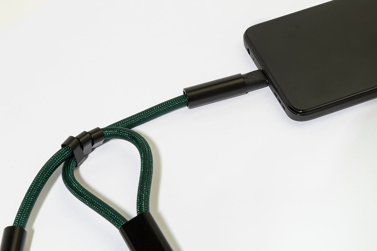 CuffCharge 60W Handgelenkband mit Lade- und Datenkabel aus RPET
