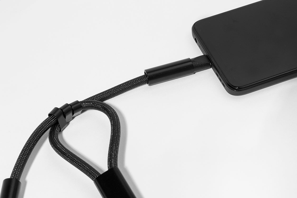 CuffCharge 60W Handgelenkband mit Lade- und Datenkabel aus RPET