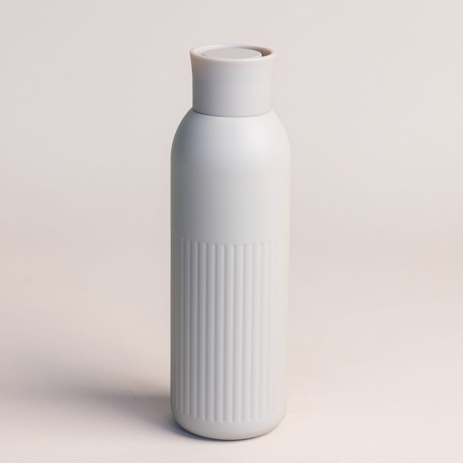 Sagaform Tekla Push Stahlisolierflasche mit Druckverschluss (recycelt) 500 ml