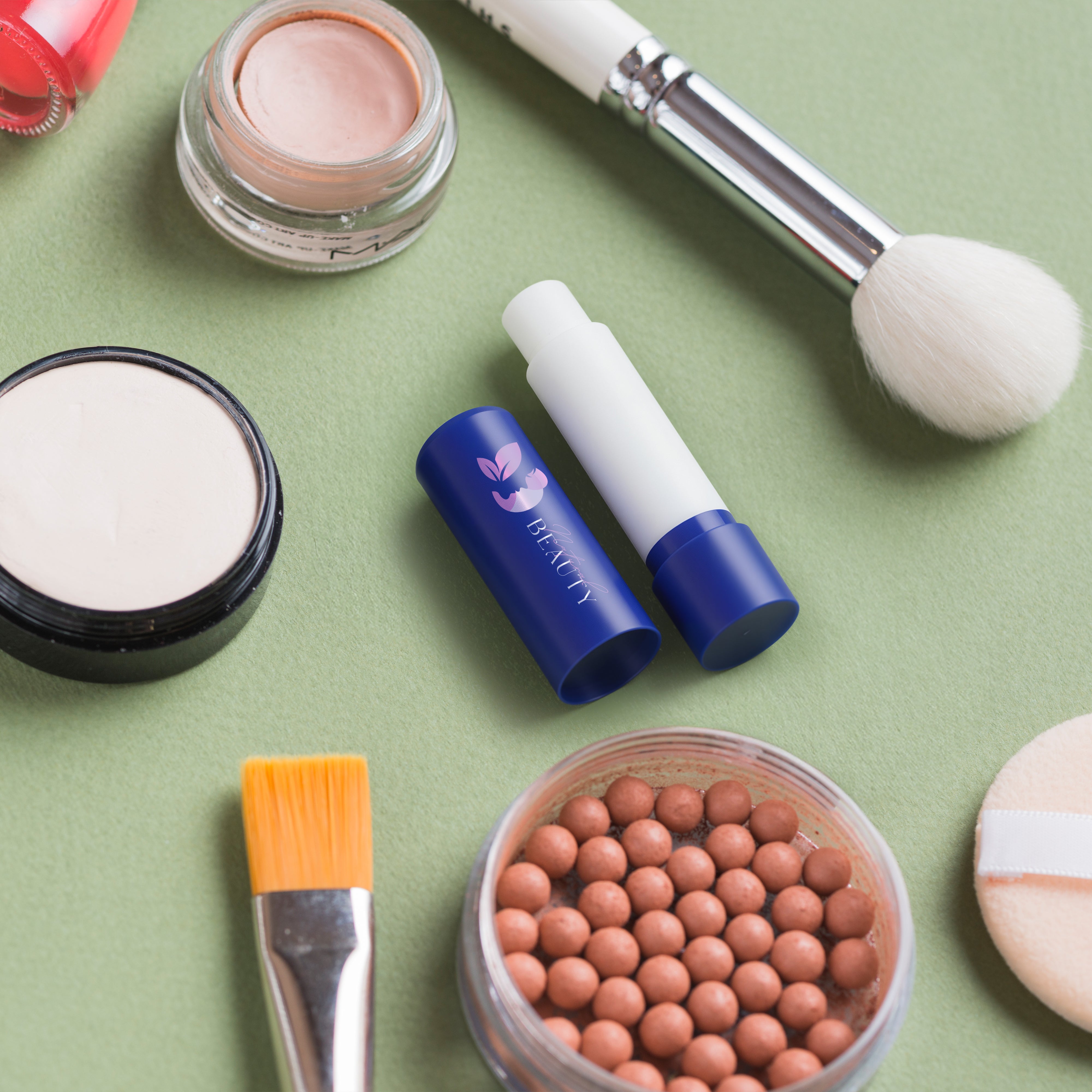 Lippenpflegestift aus recycelten Materialien