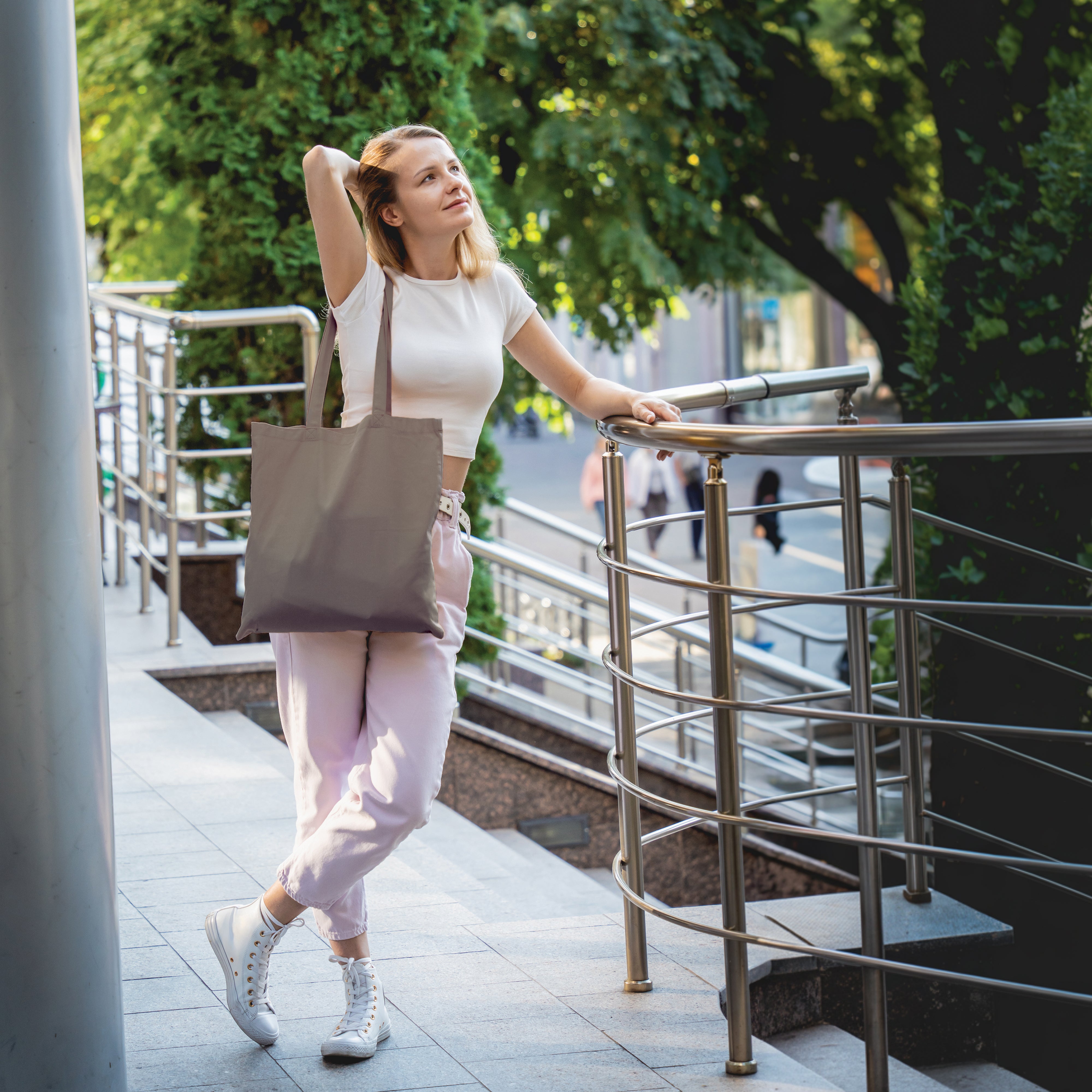 OEKO-TEX® Baumwoll Umhängetasche in Trendfarben 140 g/m²