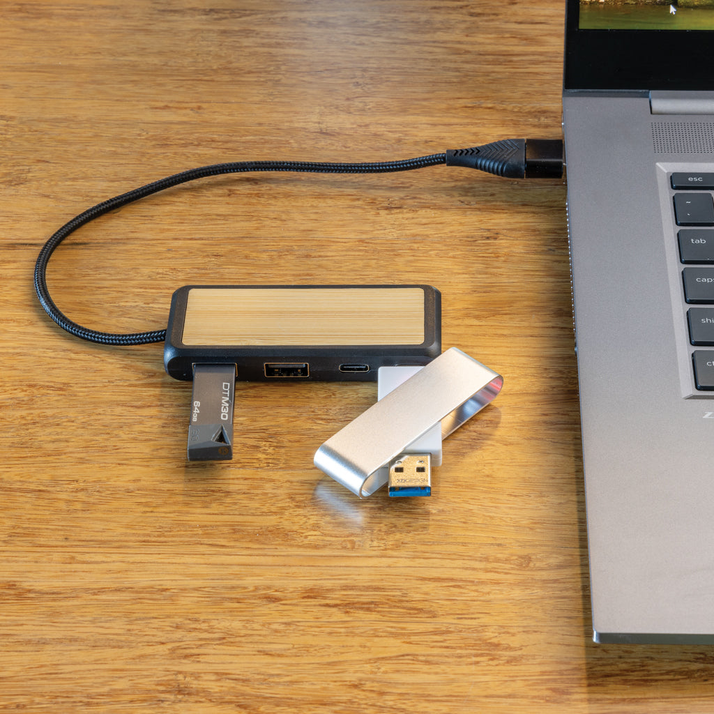 Link Dual Input USB Hub aus RCS rec. Kunststoff und Bambus – Ansicht 4