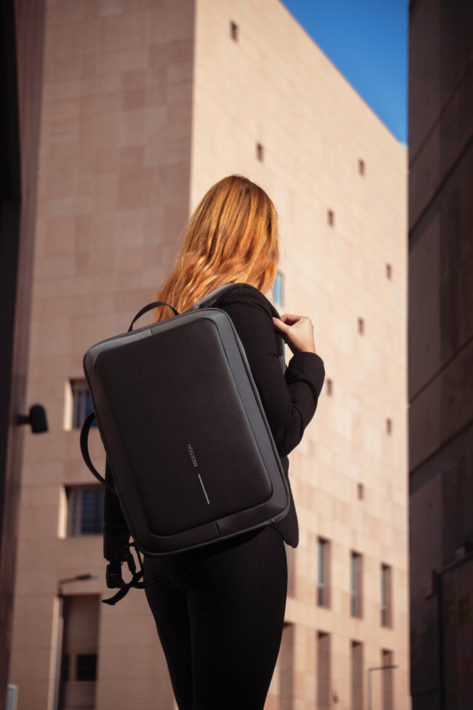 Bobby Bizz 2.0 Anti-Diebstahl Rucksack & Aktentasche als Werbeartikel mit Logo