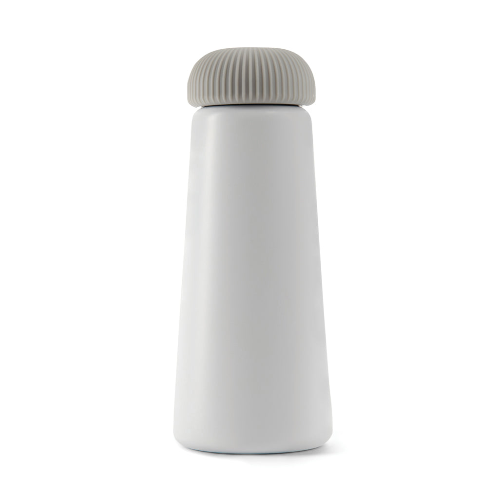 VINGA Erie 450ml Vakuumflasche aus RCS recyceltem Stahl – Ansicht 4