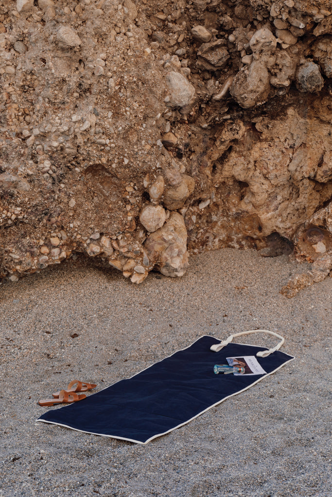 VINGA Volonne AWARE™ Strandmatte aus recyceltem Canvas – Ansicht 6