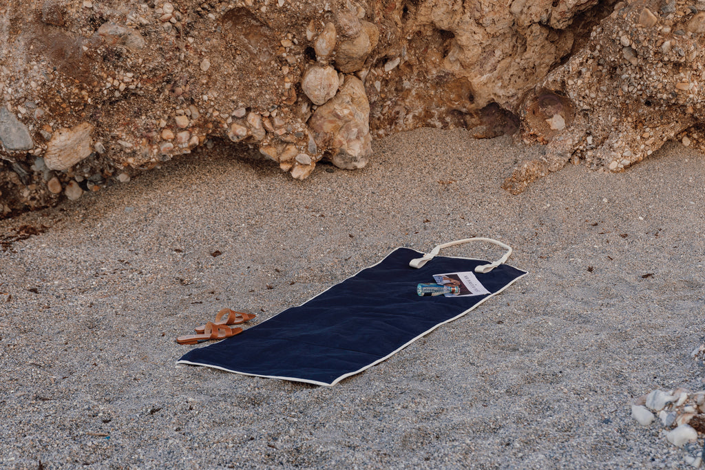 VINGA Volonne AWARE™ Strandmatte aus recyceltem Canvas – Ansicht 7