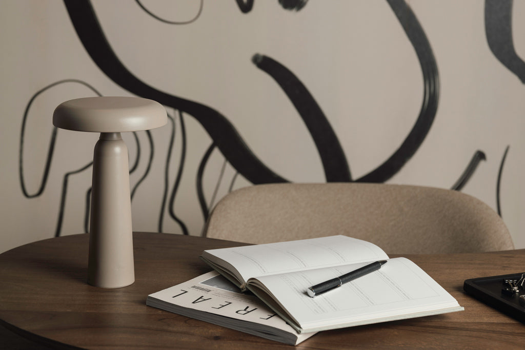 VINGA Avery RCS Tischlampe als Werbeartikel mit Logo