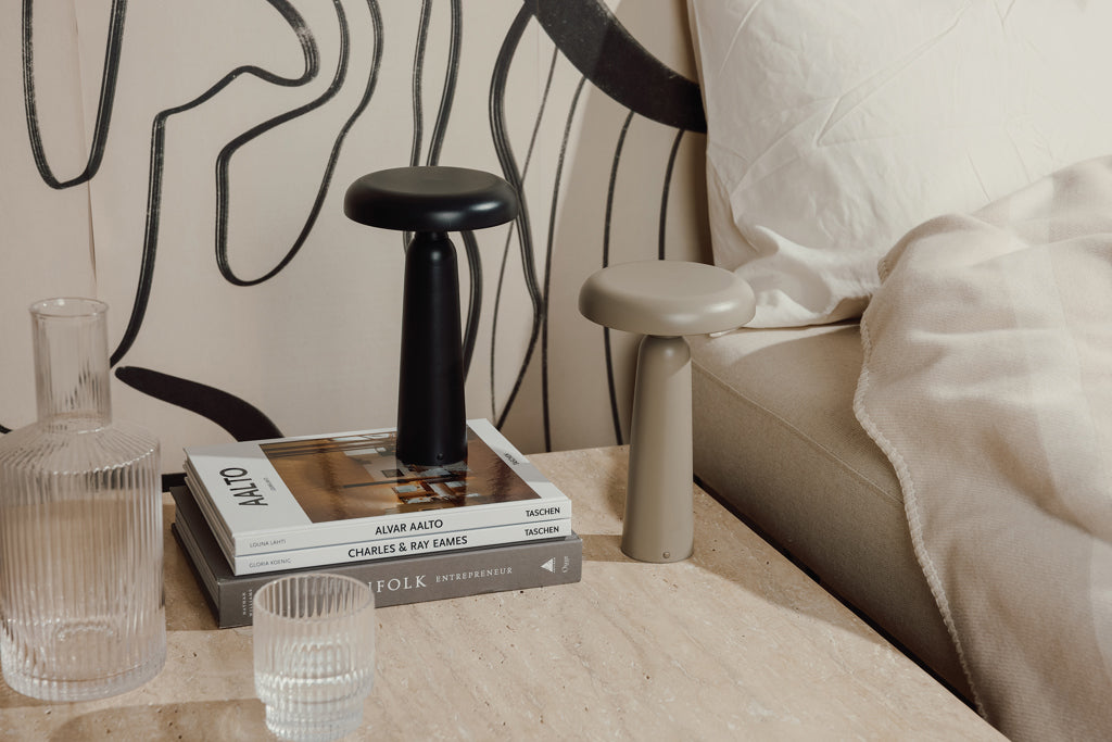 VINGA Avery RCS Tischlampe als Werbeartikel mit Logo