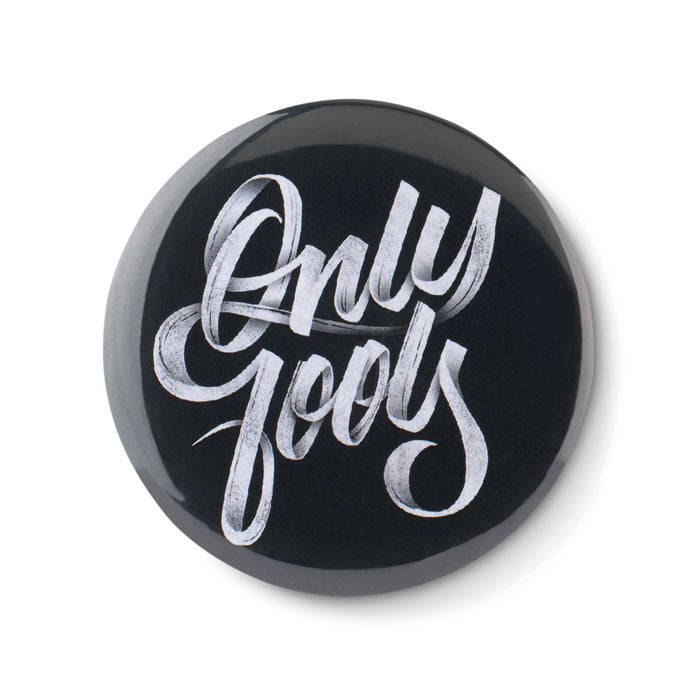 PIN OPENER Magnet-Badge mit Kapselheber