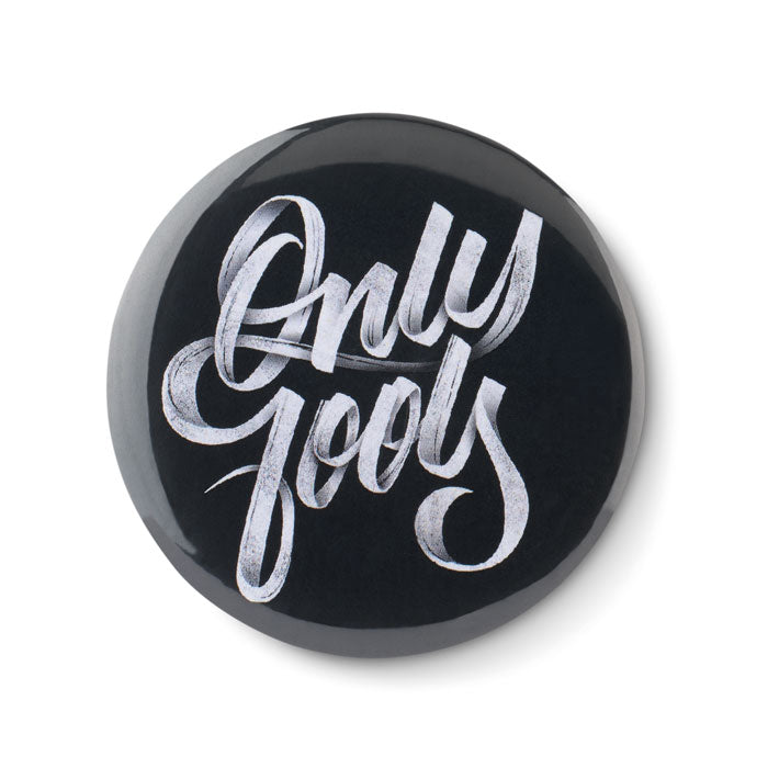 MIRROR Badge mit Make-up Spiegel
