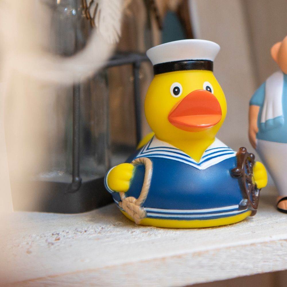Quietsche-Ente Seemann – Detailansicht 4