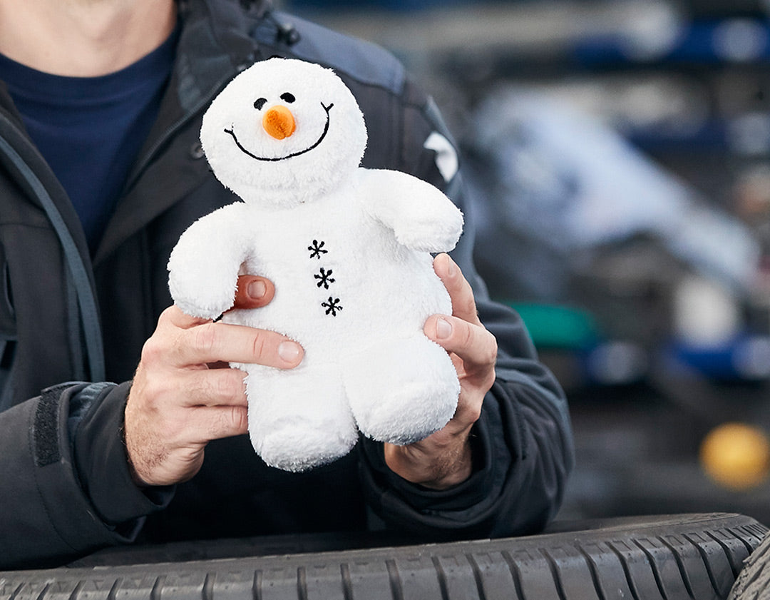 Plüschtier Schneemann Sven – Detailansicht 2